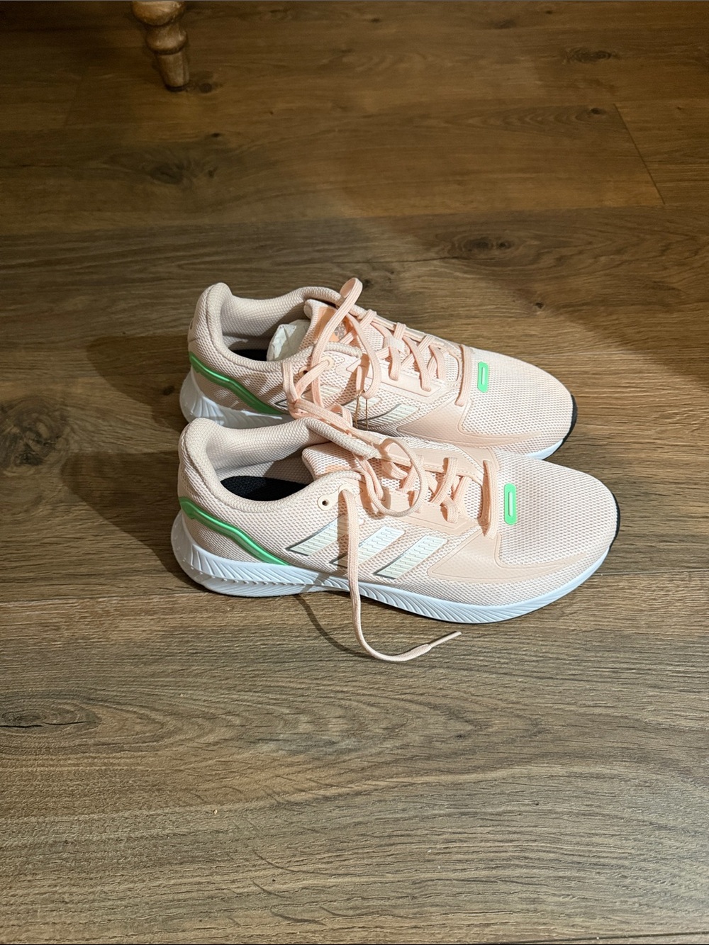 adidas Women's Bliss Orange/peach w/green trim RunFalcon 2.0 Run sneakers sz 8